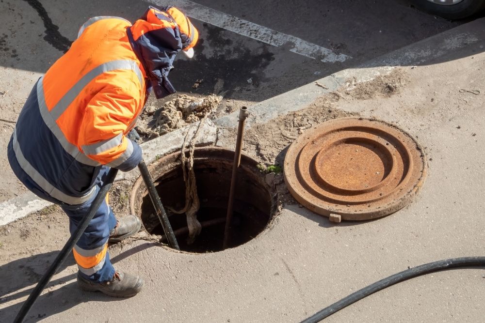 Sewage Cleanup (4)